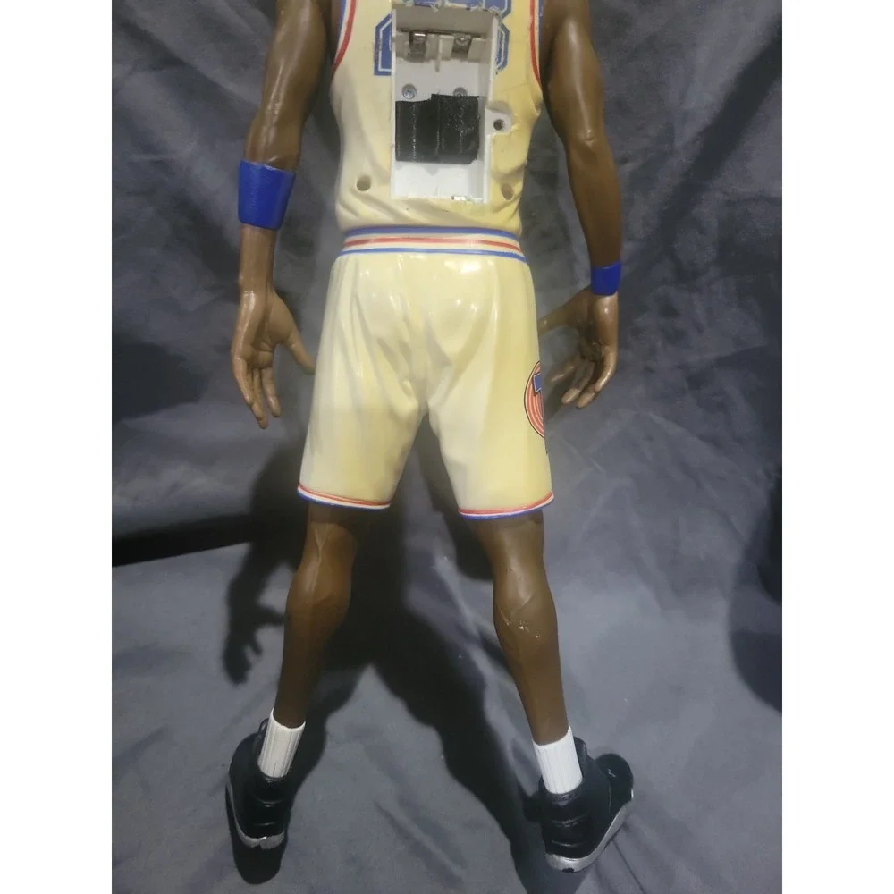 1996 Warner Bros. (WB) Space Jam - Talking Michael Jordan Basketball Figure Doll